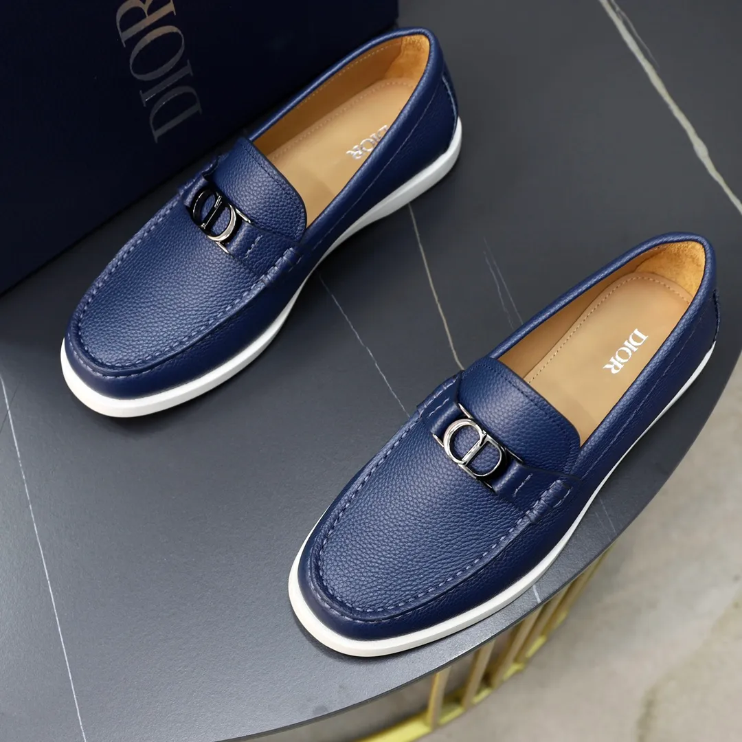 Ex-factory price: 540🙅‍♂️🙅‍♂️🙅‍♂️ Brand: Dior DIOR Standard code: Men's code 38/44 (45 can be customized) Grade: Same as the official website Material: Original cowhide stitching, cowhide lining, original TPU wear-resistant soft outsole Style categories: Leisure and sports version, footwear for driving, young fashion, European and American trends, British style Color: actual picture color